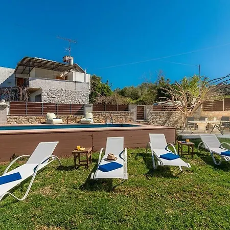 Vilă Stone With Private Pool